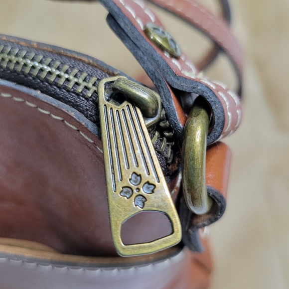 Patricia Avellino Crossbody Tan Heritage Full Grain Leather Bag Antique Brass - Picture 7 of 14